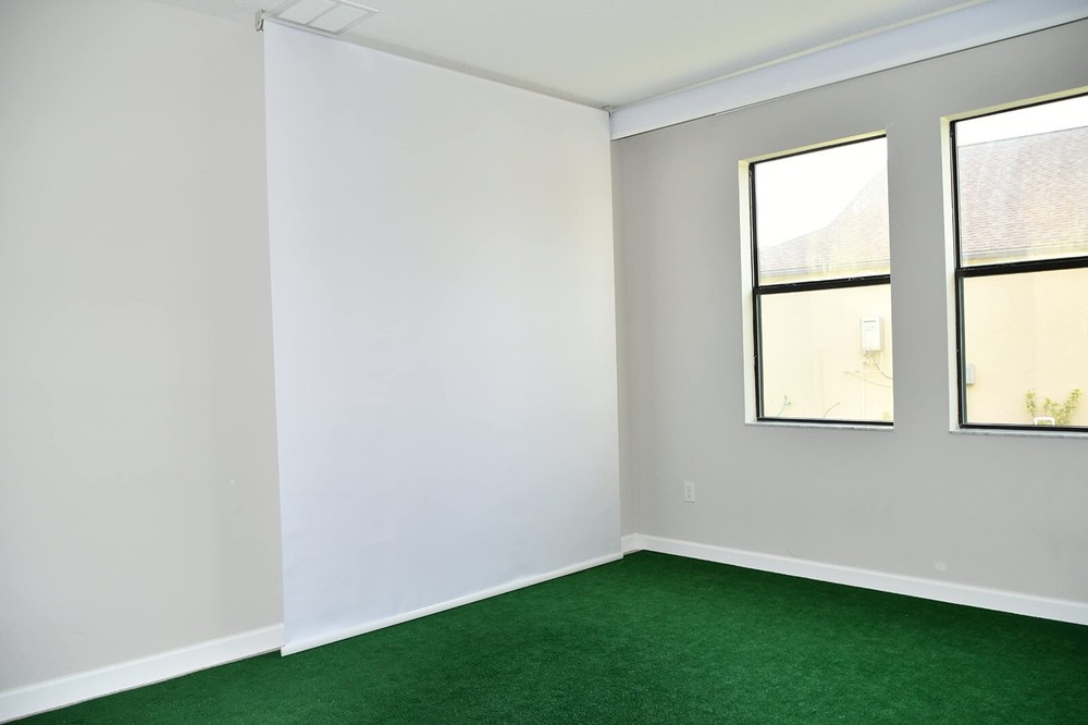 Motorized remote controlled retractable golf simulator impact screen Pro DIY