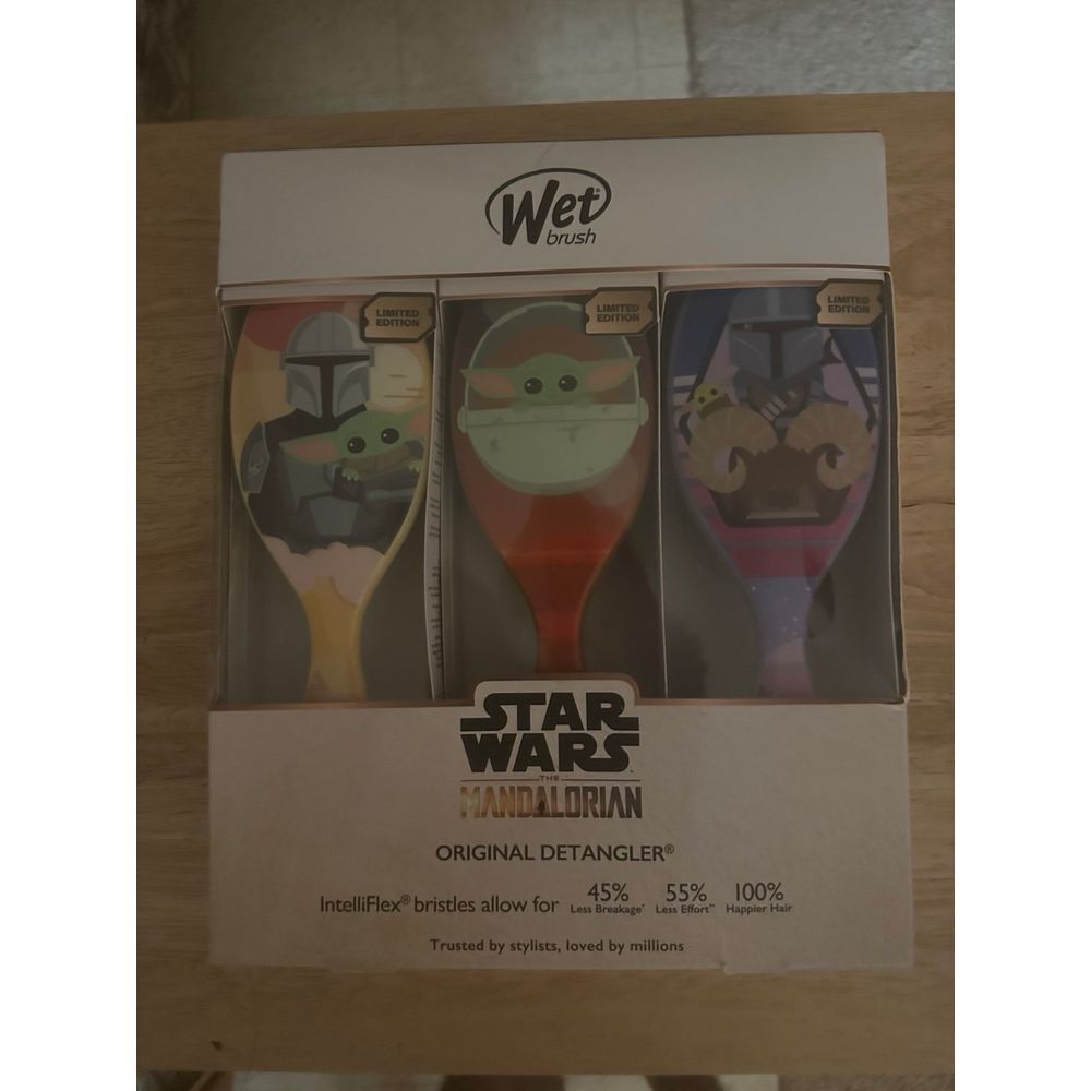 Star Wars Mandalorian Wet Brush Set