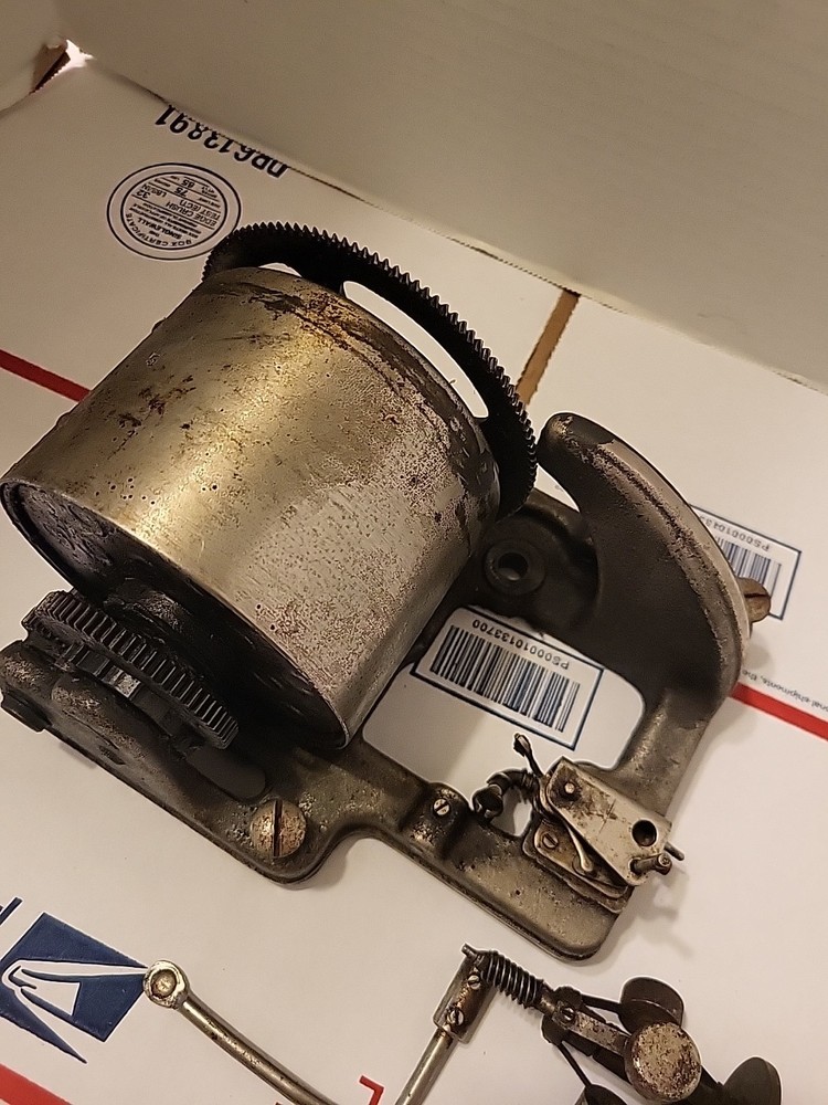 Victor Talking Macine Co. VV-210 VICTROLA Motor Untested