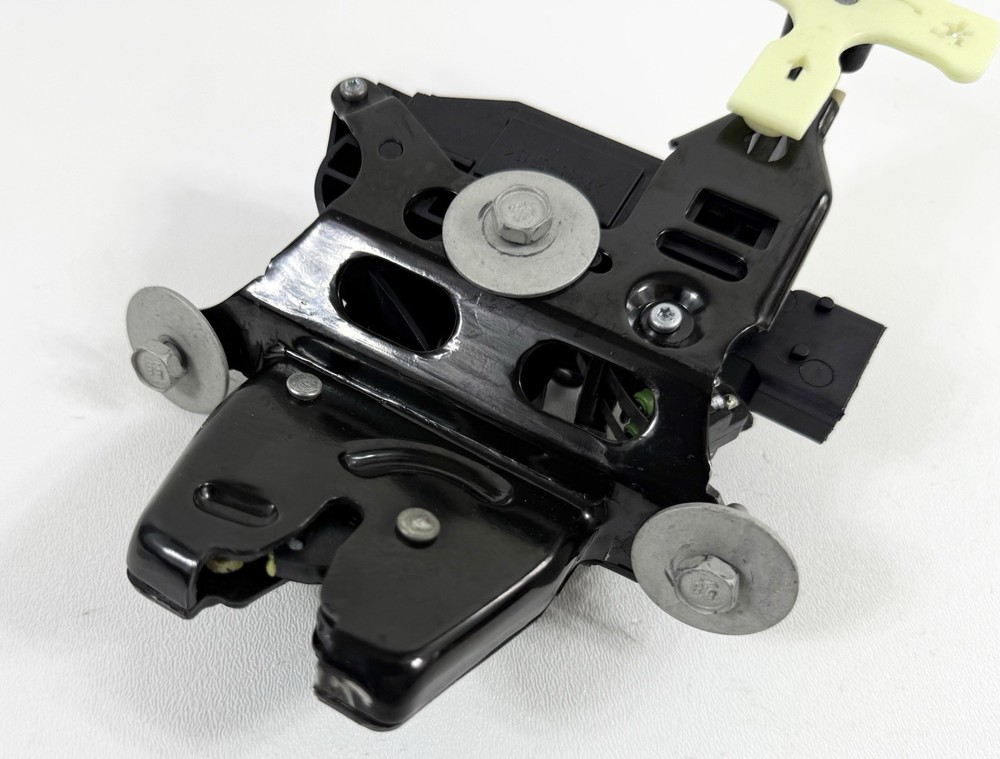 2006-2013 Chevy Impala Trunk Latch Lock Actuator Release 4-Pin Plug OEM