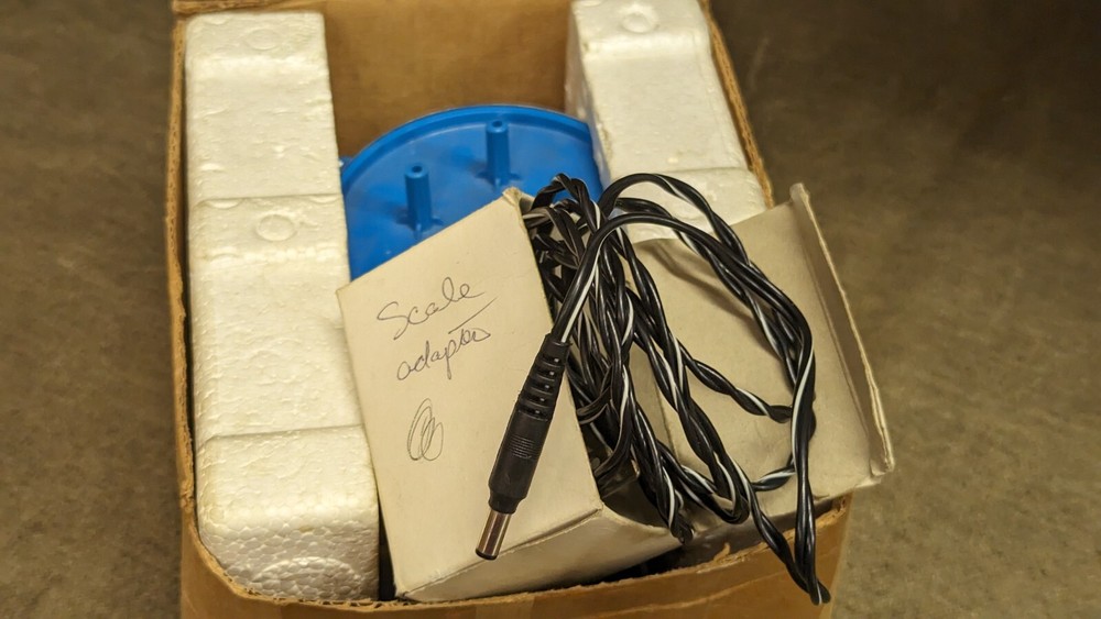 Vintage Dillon D Terminator electronic scale,