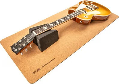 SYSTEM 65™ CORK GUITAR SETUP MAT
