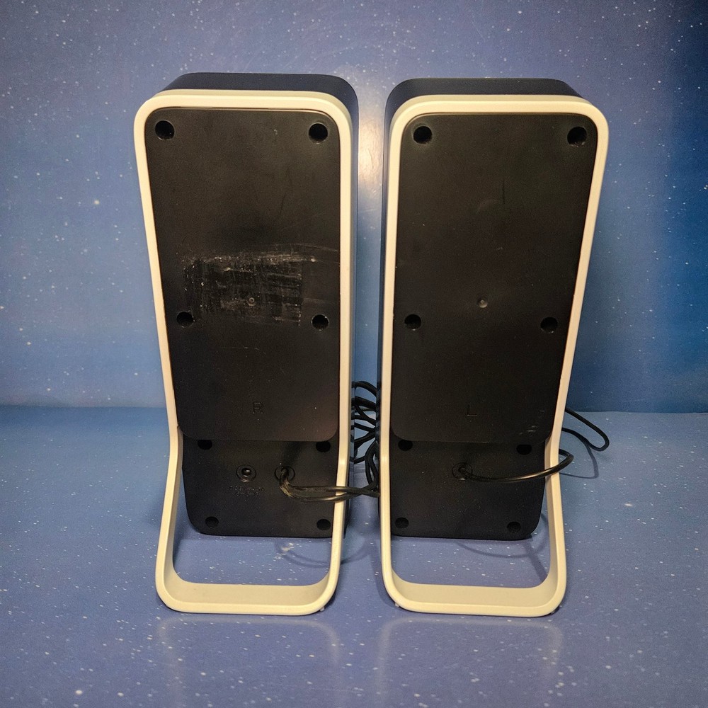 Logitech Z200 10W Multimedia Speakers does not include power cord