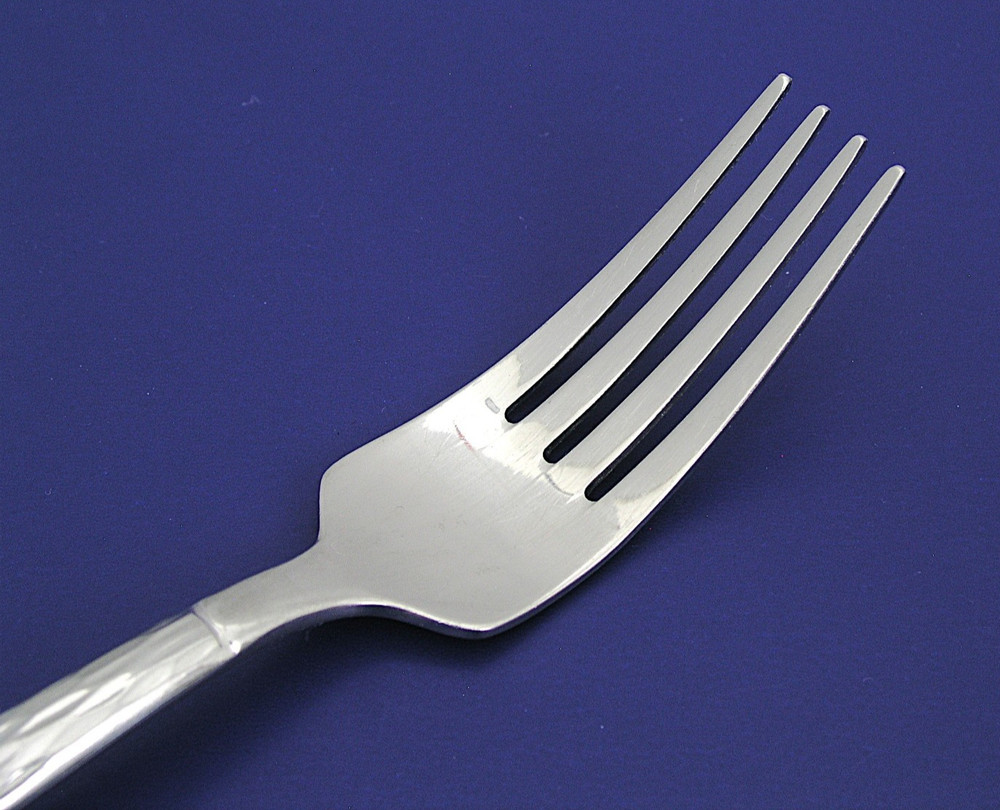 40 PCS HAMPTON ARGENT BROCADE STAINLESS FLATWARE (8) PLACE SETTINGS - VERY NICE