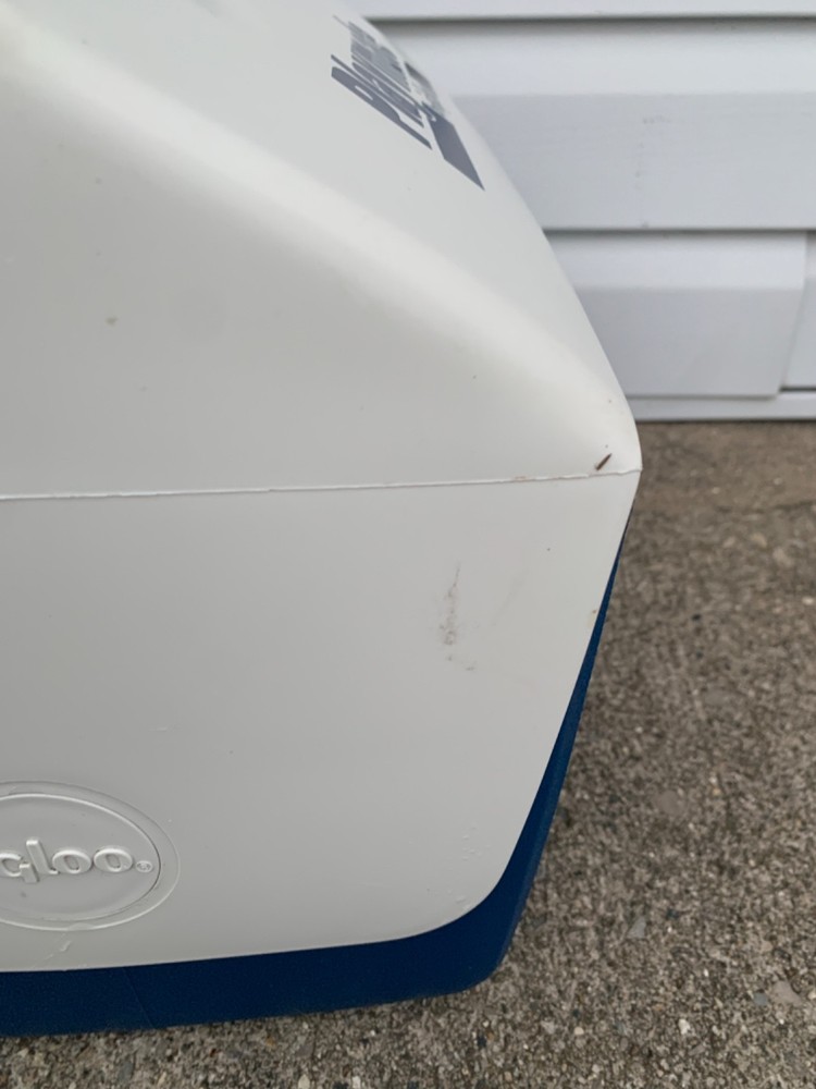 Playmate By Igloo Blue and White Cooler