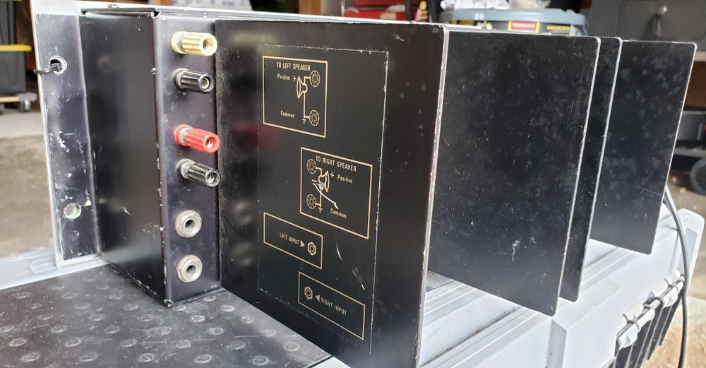 Phase Linear 400 amplifier