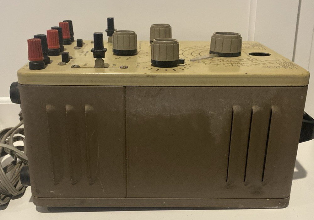 Vtg HEATHKIT MODEL IT-28 CAPACITOR CHECKER - Powers On - Untested