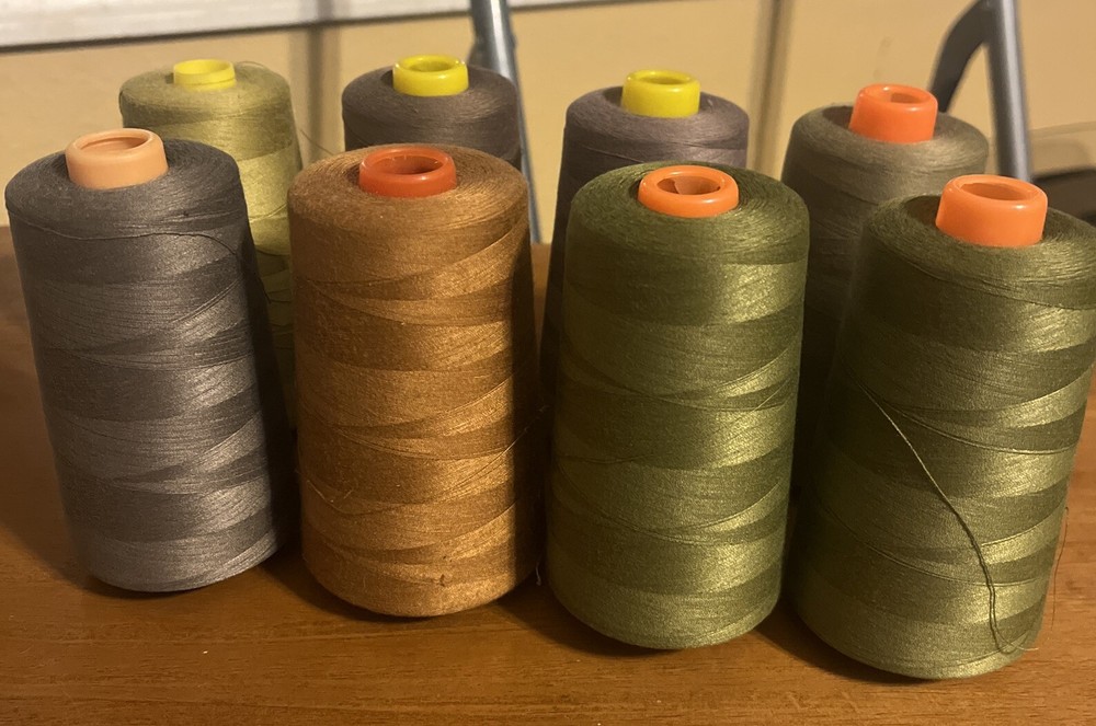 Embroidery Thread   40 Weight Multiple Colors    8 Spools ( All New )