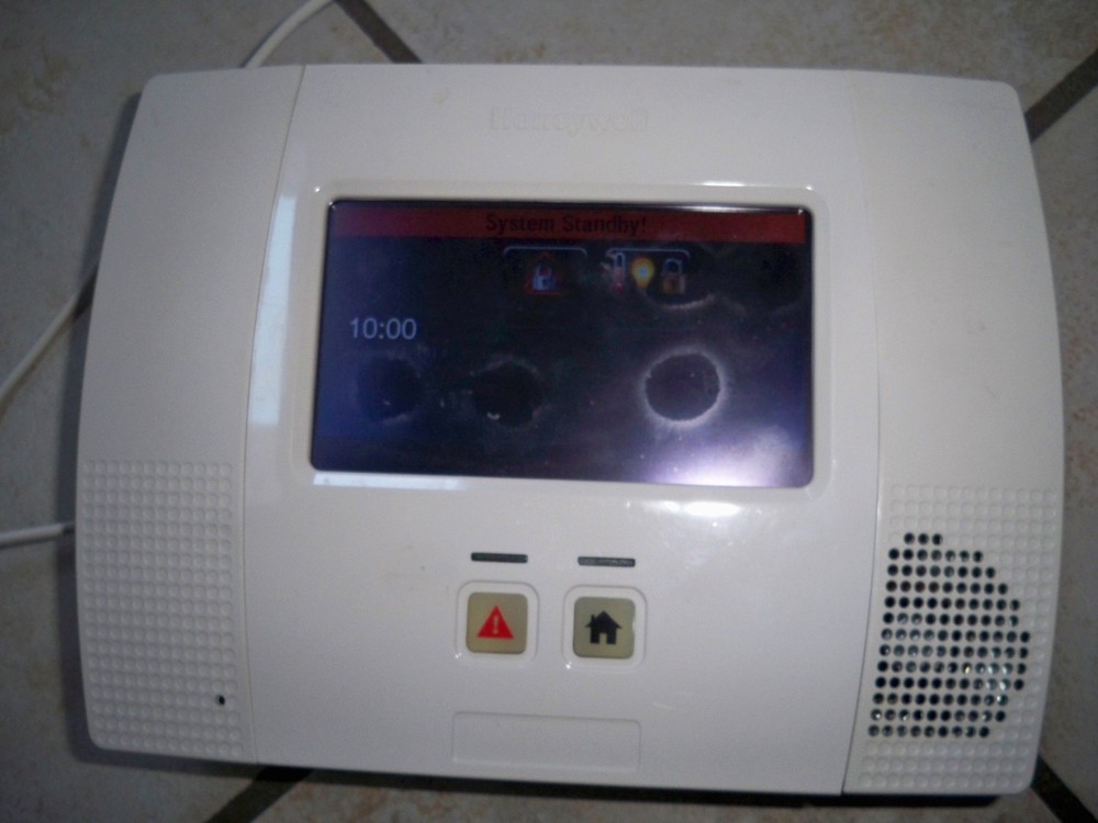 Honeywell Lynx Touch 2 L5200 Panel & Power Supply