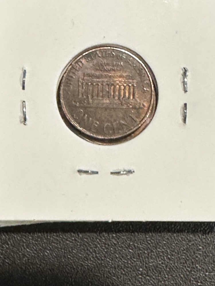 1994 Lincoln Cent . Die chip on Date.