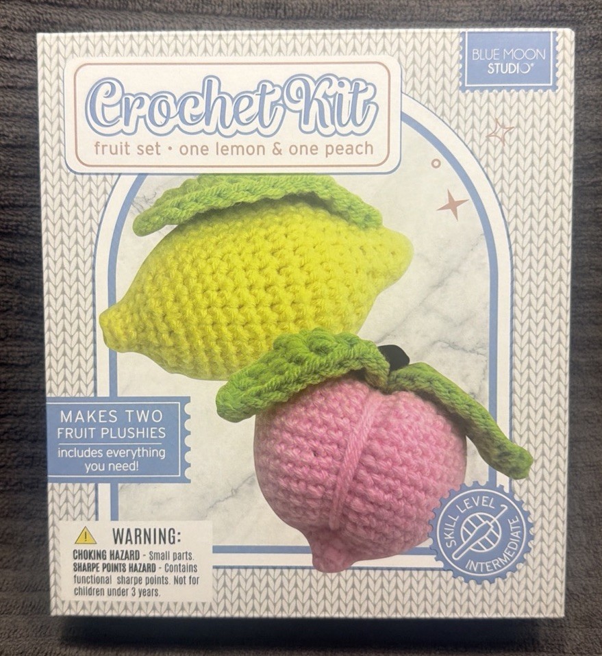 Blue Moon Studio Crochet Kit Fruit - Lemon & Peach Plushies
