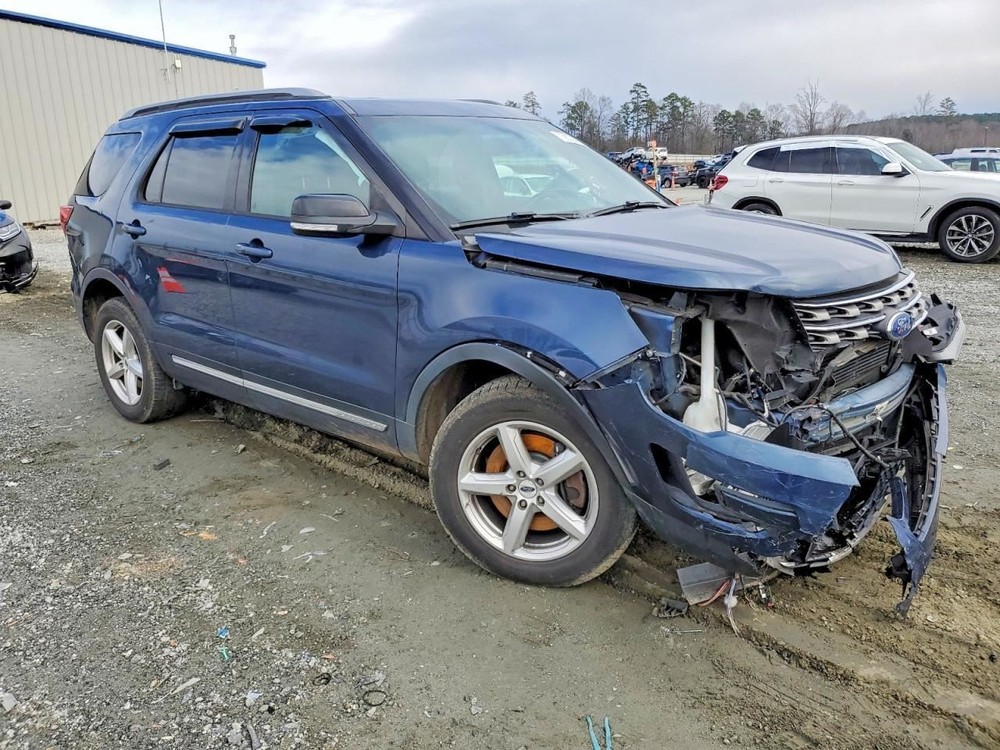 EXPLORER 2017 Glove Box 5028918