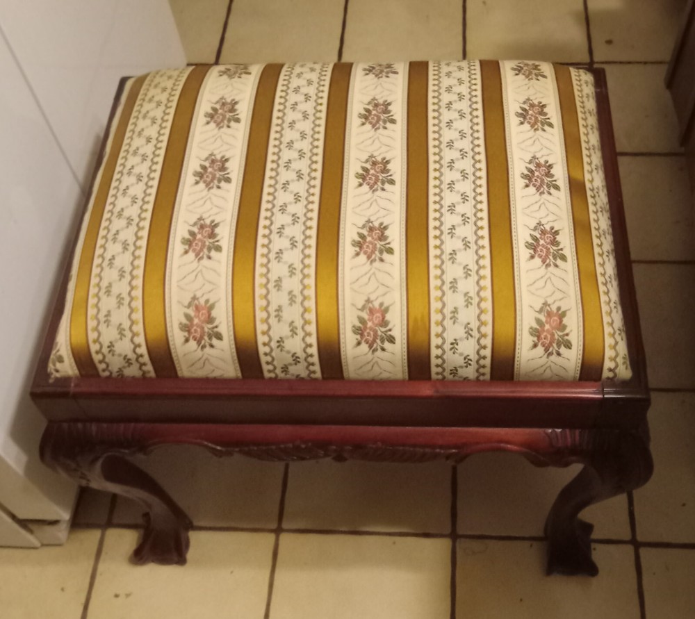 Mahogany Carved Vanity Bench (VB129)