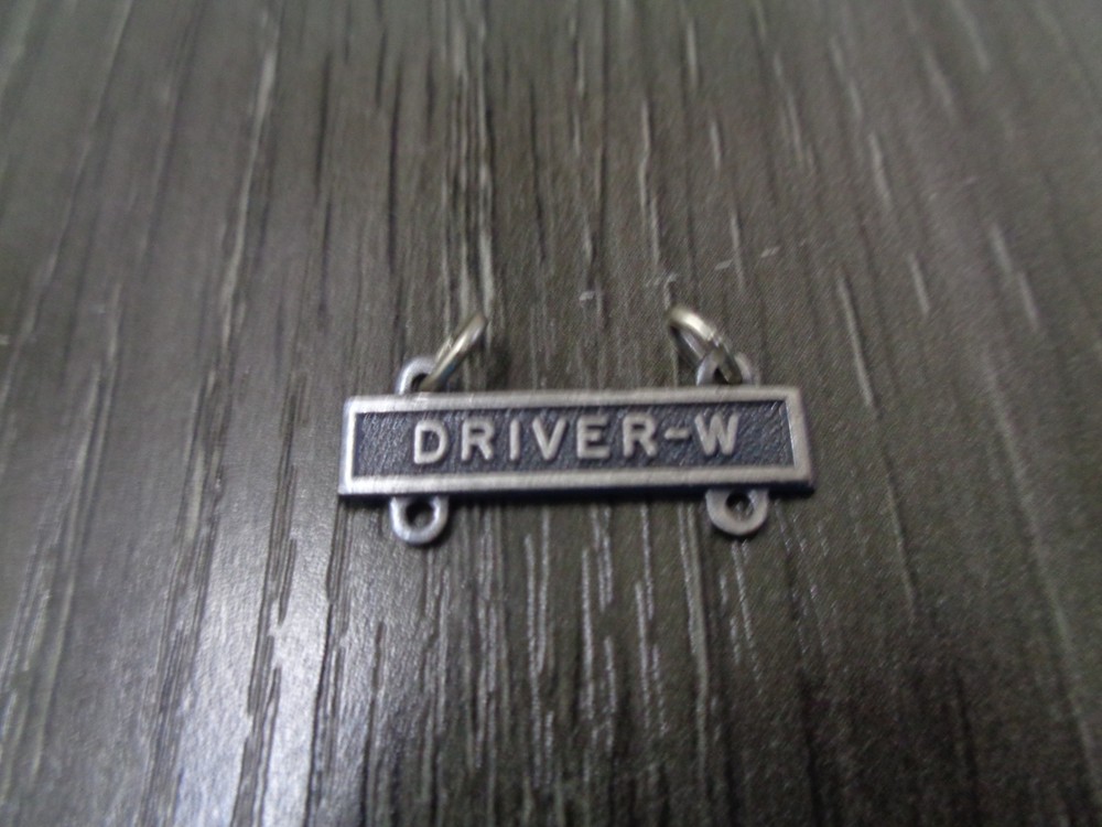 US Army Basic Qualification Driver Badge DRIVER-W Bar NEW WITH OUT TAG
