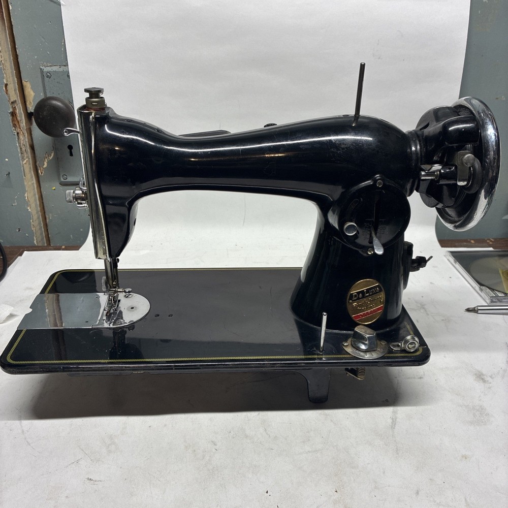 Singer De Luxe Sewing Machine No Case Or Bottom Read Description!