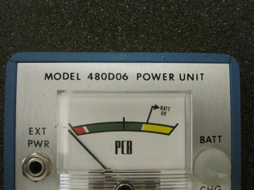 PCB Piezotronics Power Unit Model 480D06 with Case & More Used Free Shipping
