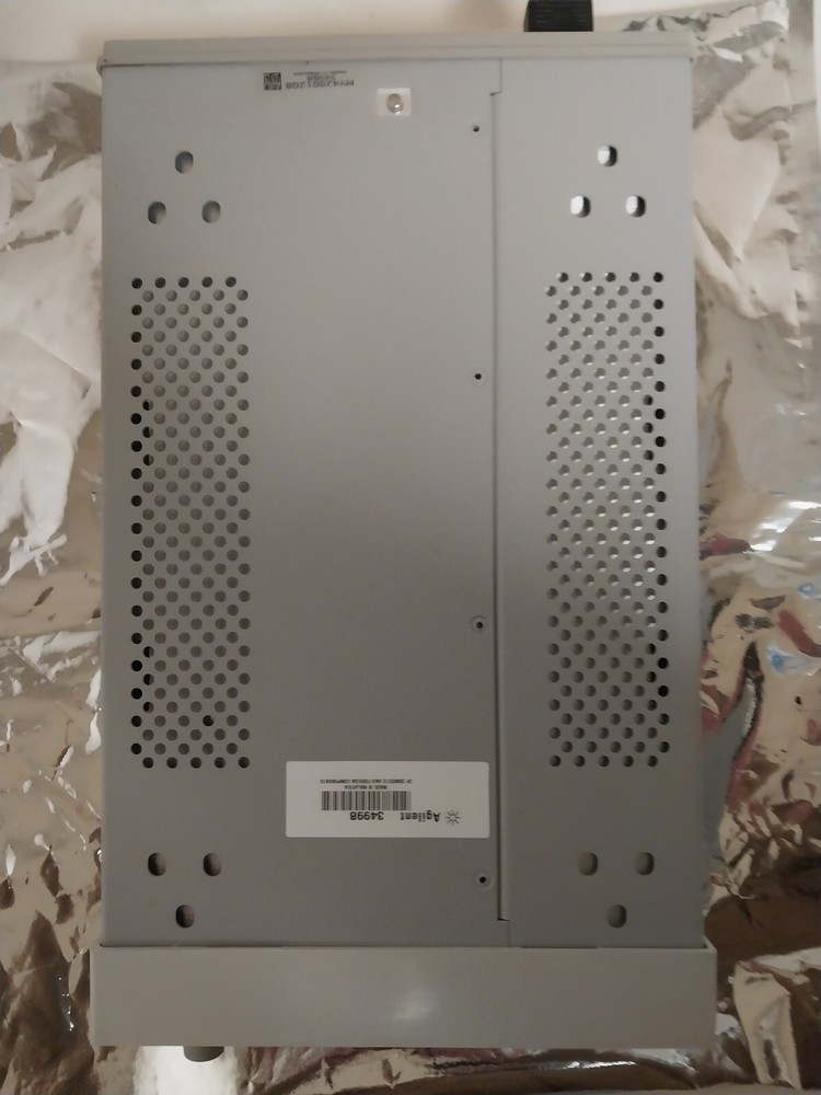 Agilent 3499B 2-Slot Switch/Control Mainframe