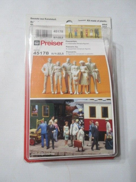 Original Preiser 1:22,5 Passers-by plastic kit