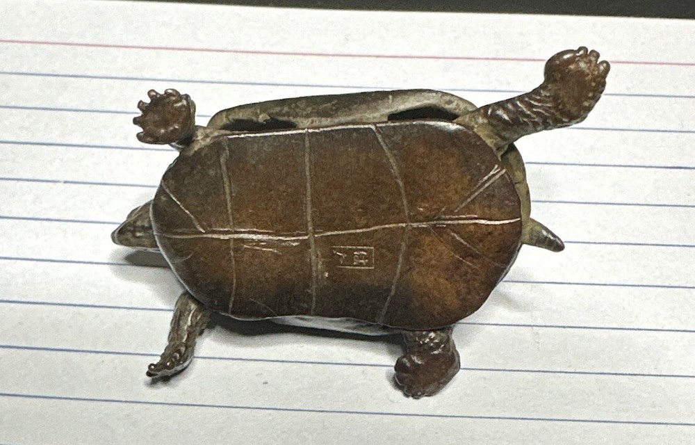 Netsuke Bronze Turtle, Signed, Head & Tail can Move. extreme Detailed.