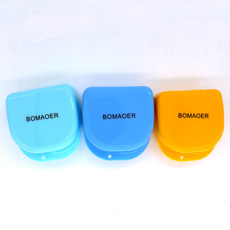 Green Retainer Case - Protective Storage for Mouthguards Dentures Aligners