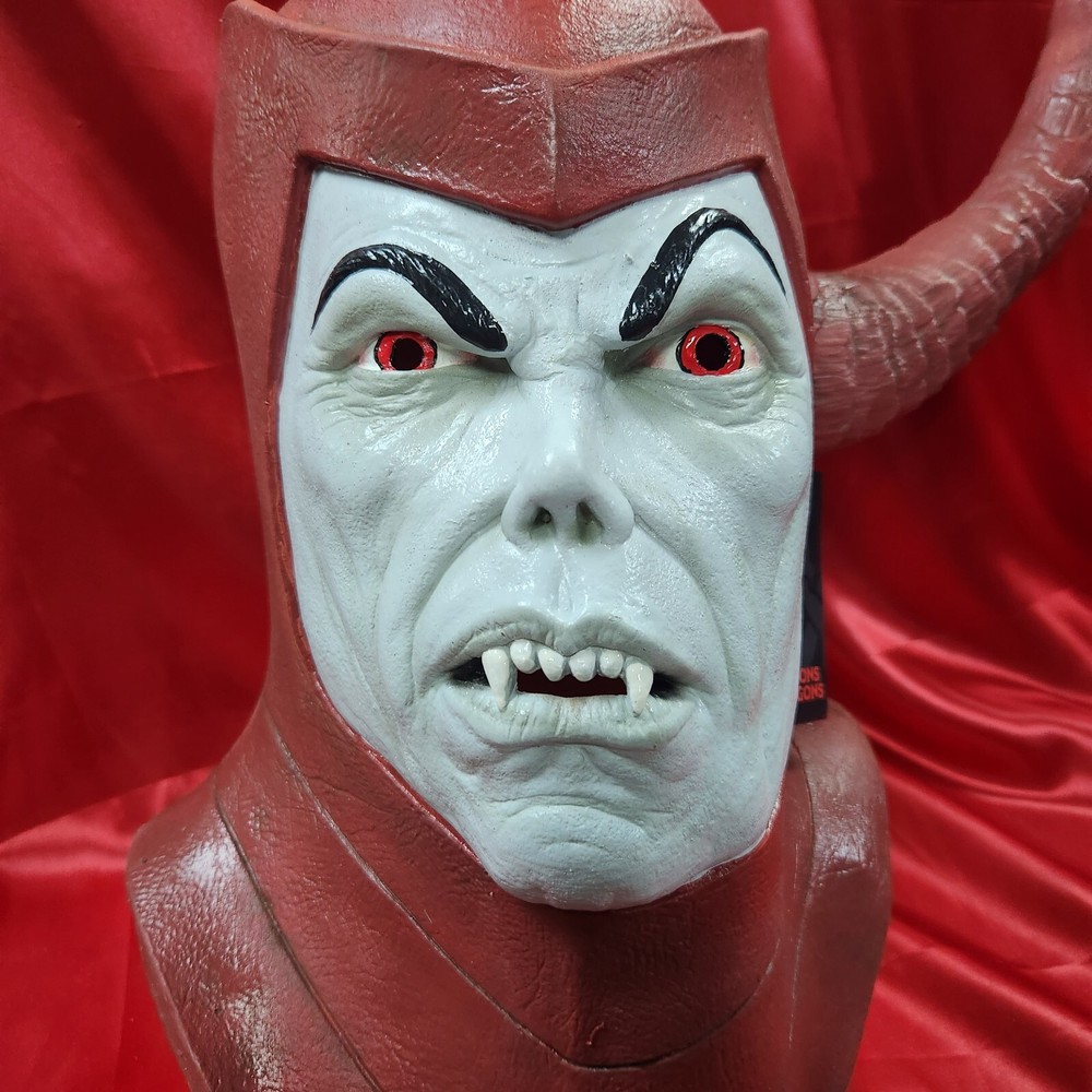 DUNGEONS & DRAGONS - VENGER MASK by Trick or Treat Studios