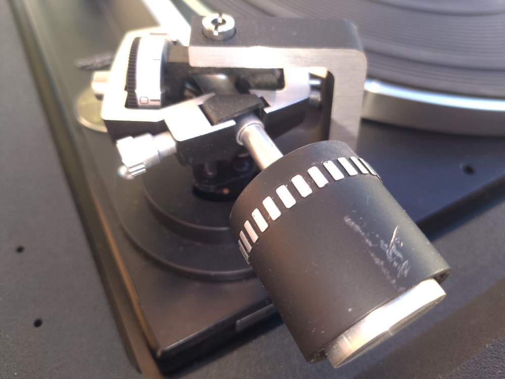 Dual 1237 Turntable, Operates Manually, Auto Func Not Working, Sounds Very Good