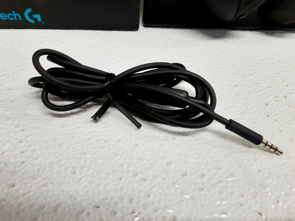 Logitech G PRO Wired Surround Sound Gaming Headset PC Xbox One PS4