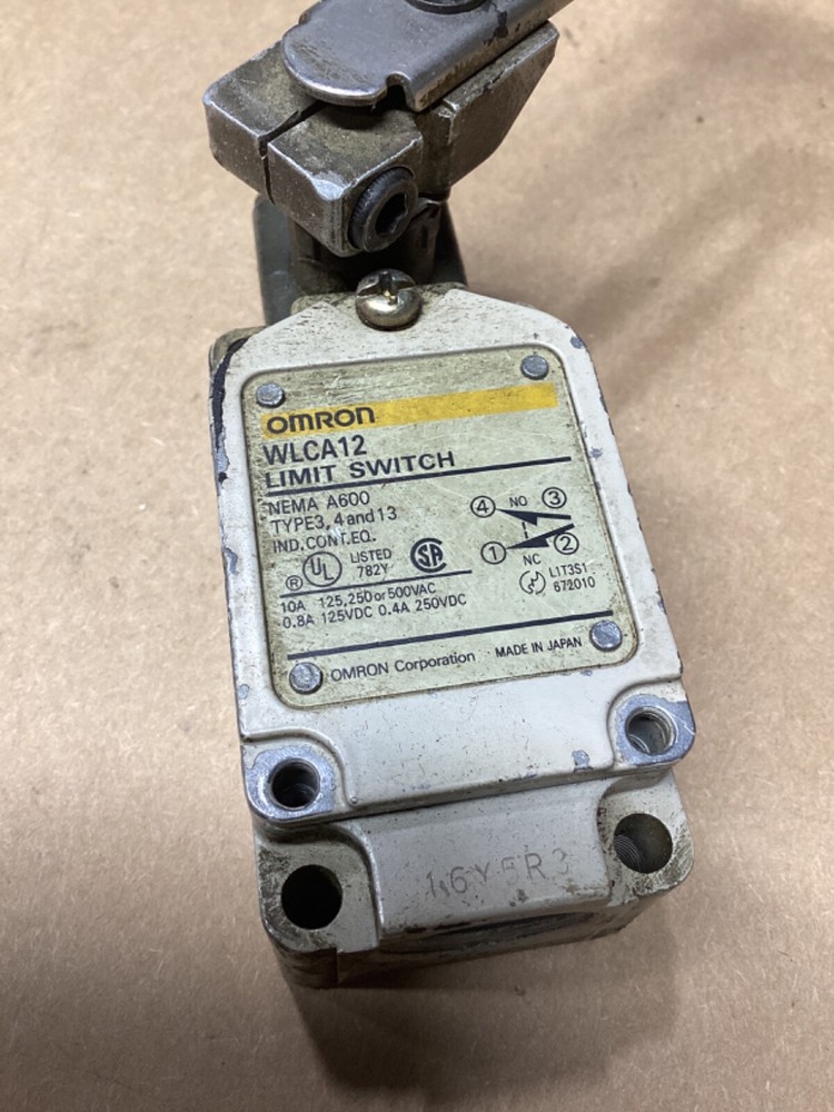 OMRON LEVER SWITCH WLCA12 #128K78