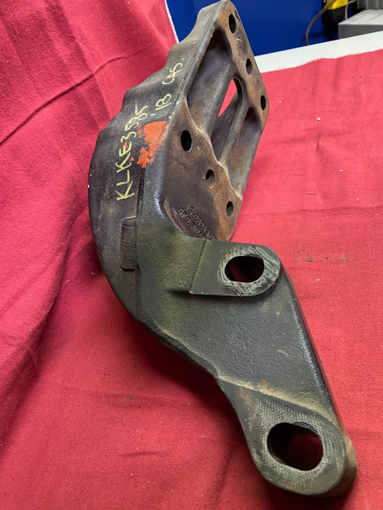 FREIGHTLINER Crossmember underslung MOUNT BRACKET SUPPORT, # 15 28213 000