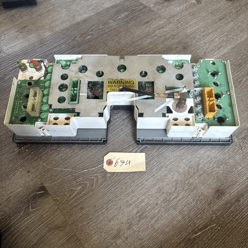 INTERNATIONAL 4900 INSTRUMENT CLUSTER
