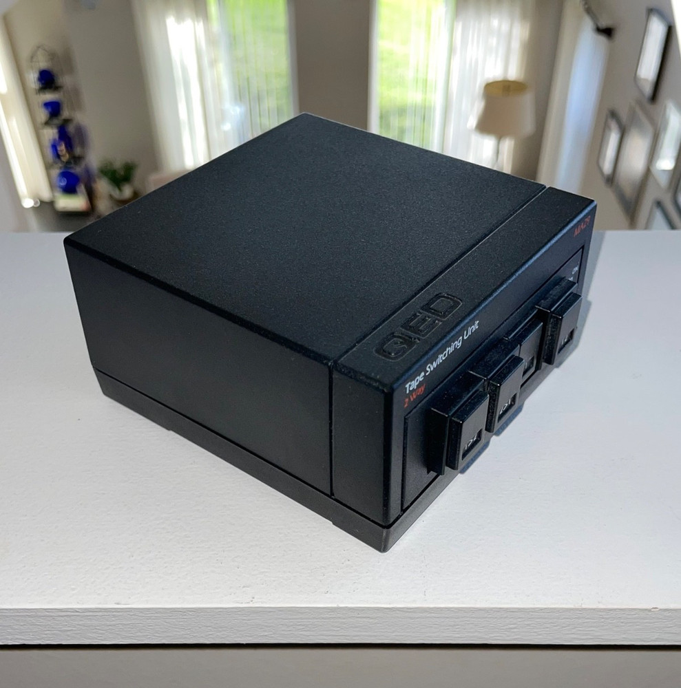 QED MA29 Tape Switching Unit - PASSIVE SWITCHBOX FOR TWO ADDITIONAL COMPONENTS