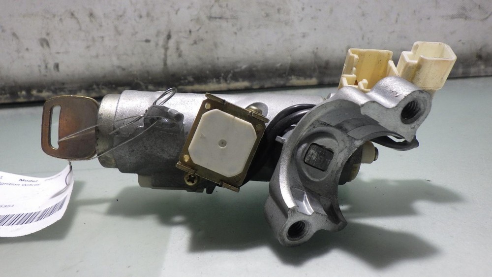 00 GEO PRIZM Ignition W/Key
