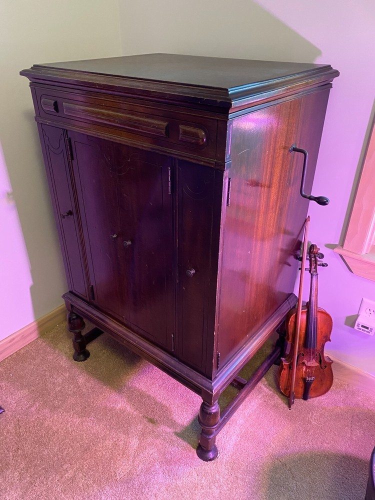 victrola record player antique