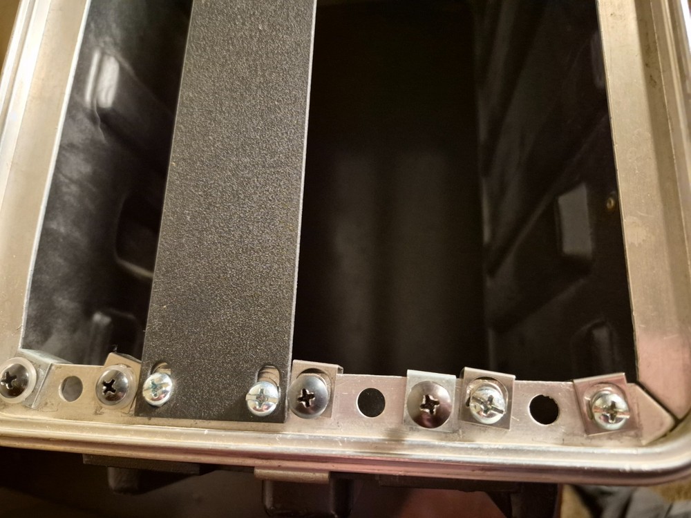 SKB 4U Durable Rack Case USED with screws