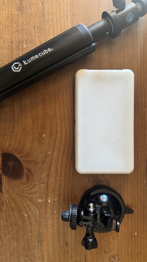 LED Mini Panel / Lume Cube LC-BLK Broadcast Desktop Lighting Kit.