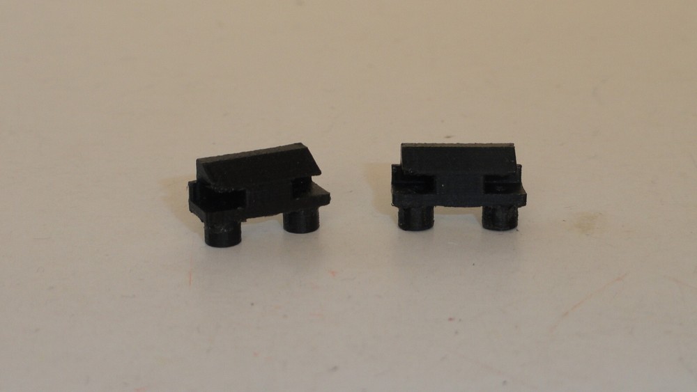 2 x Replacement Two Hole Athearn Type Motor Mounts WITH Screws (Improved) ,HO