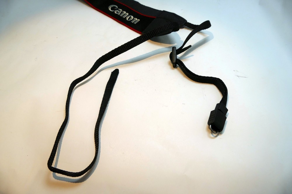 Canon EOS Digital Camera Neck Shoulder Strap - missing buckle at the end