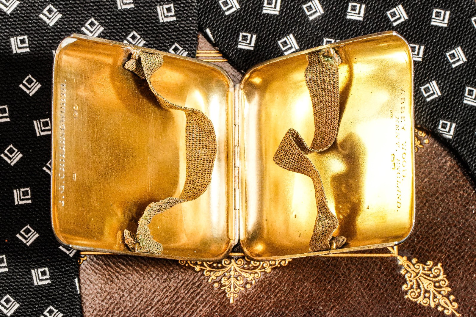 Stunning Antique Victorian Sterling Silver Cigarette Case Armorial Herladic