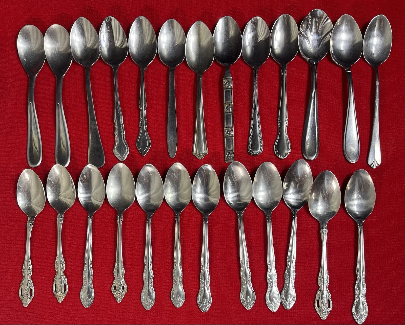 Lot 100 Assorted Stainless Steel Soup & Tea Spoons Flatware + 3 Serving Spoons