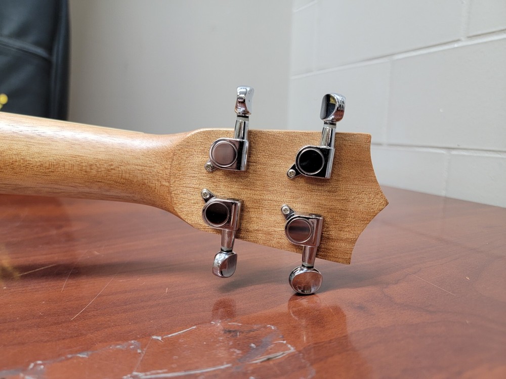 Amahi UK330C Ukulele In Soft Gig Bag