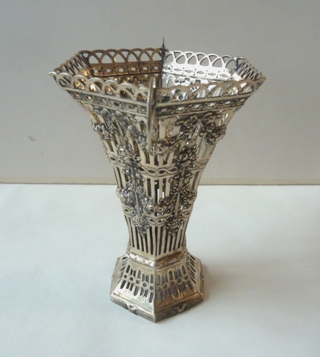 GERMAN .800 SILVER ELEGANT VASE, REPOUSSE ROSES &SWAGS ON PIERCED BODY, NO LINER