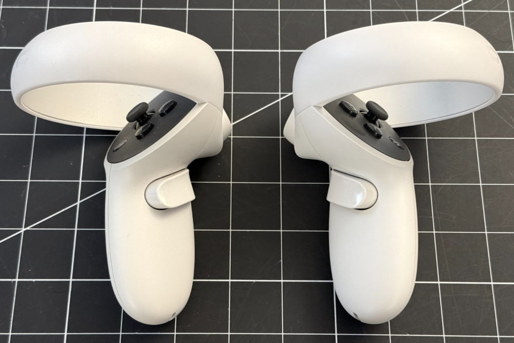 Genuine OEM Oculus Quest 2 Left + Right Controllers Excellent Working Condition