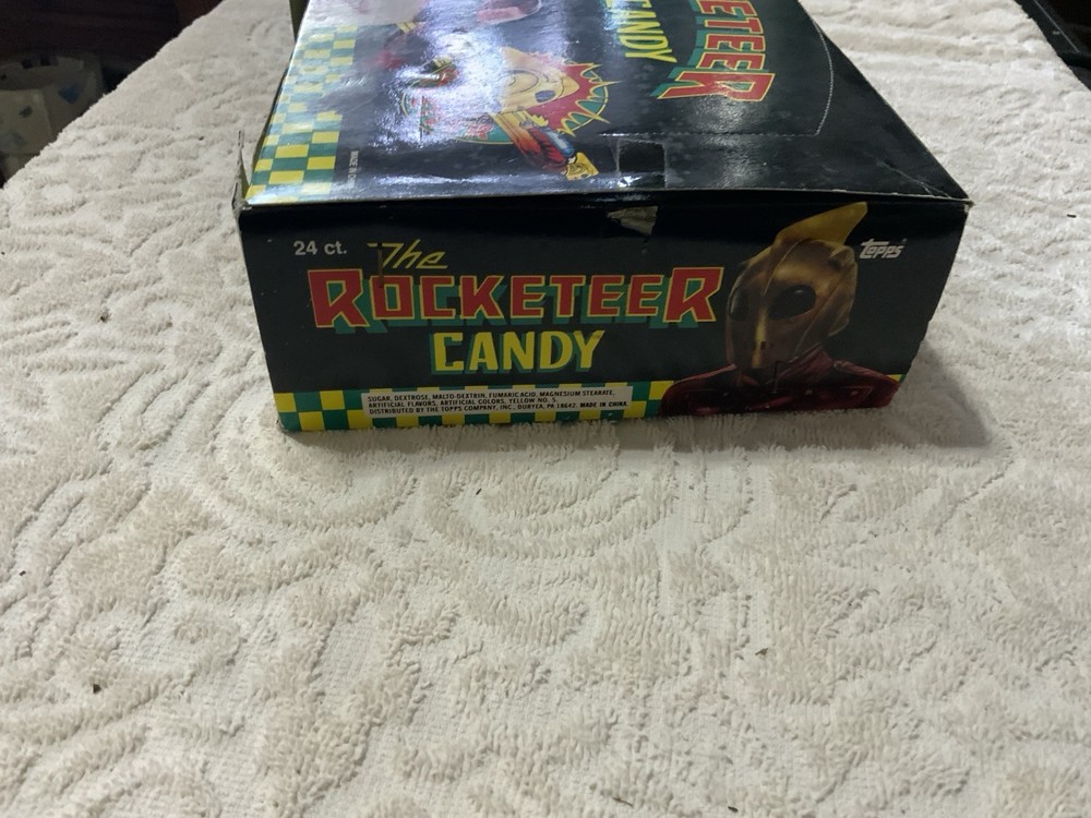 TOPPS ROCKETEER CANDY 19 COUNT DISPLAY