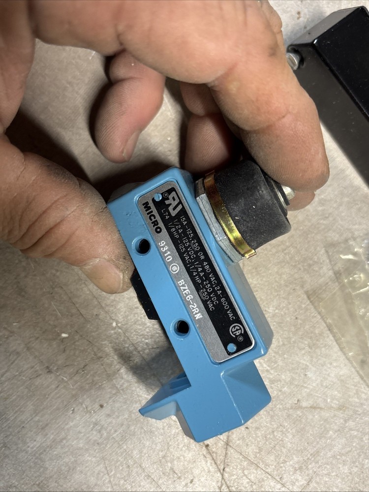 Honeywell BZE6-2RN Micro Switch