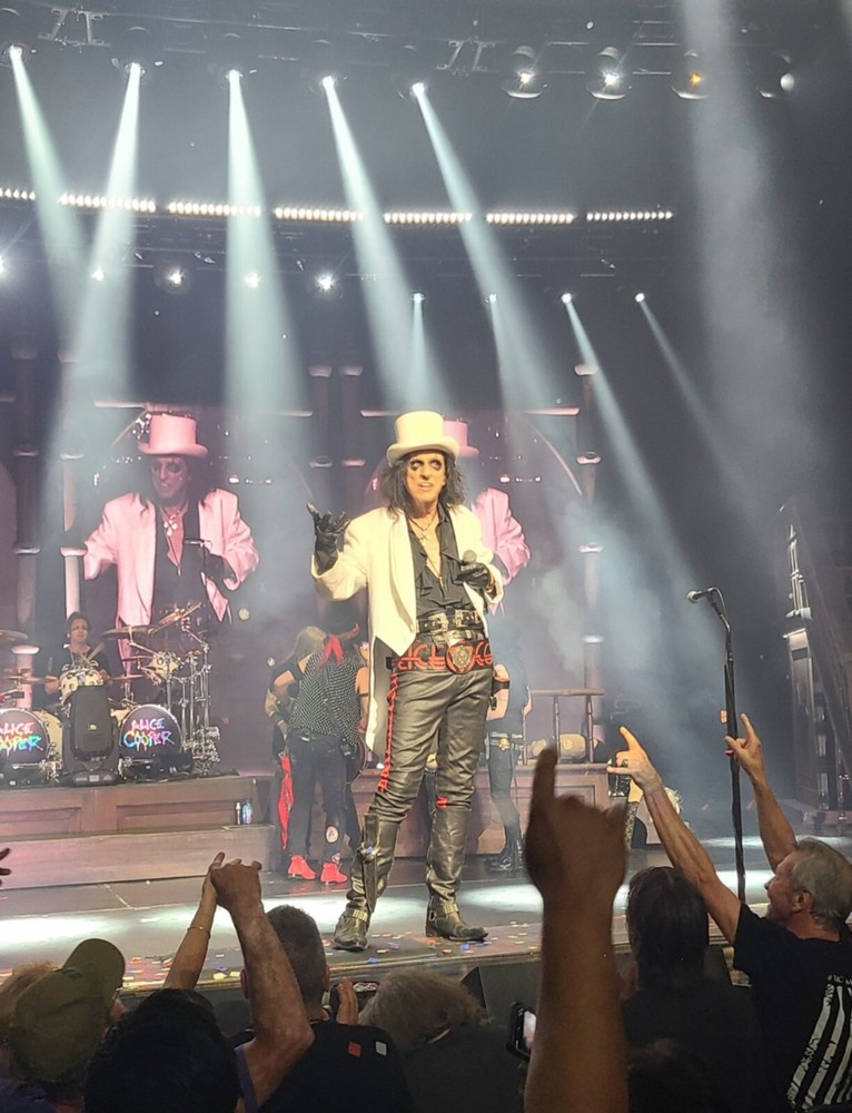 ALICE COOPER WHITE TOP HAT Signed Autographed BECKETT Witnessed Hologram