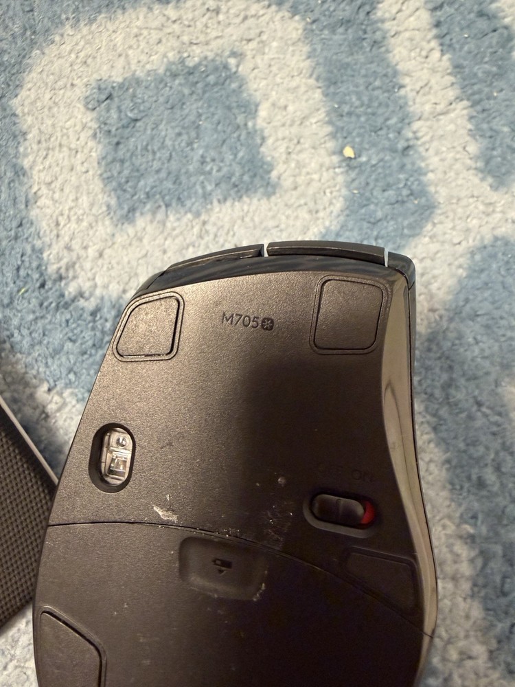 Logitech K850 Wireless/unify Bluetooth Keyboard With M705 Unifying Mouse