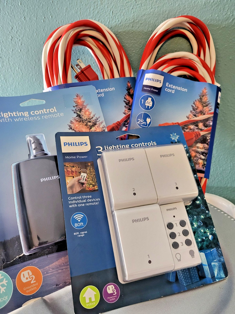 Philips Outdoor Lighting Control Bundle w Remote + (2) 25ft Extension Cords