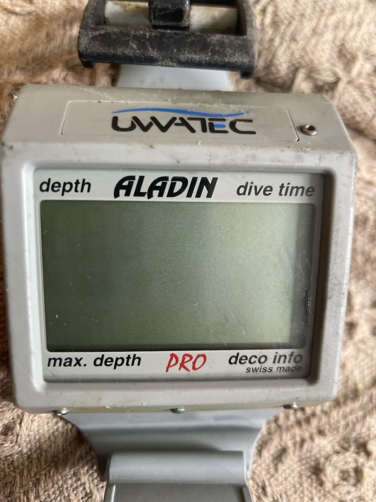 UWATEC Aladin Pro Dive Computer with Beuchat Strap & Hard Case