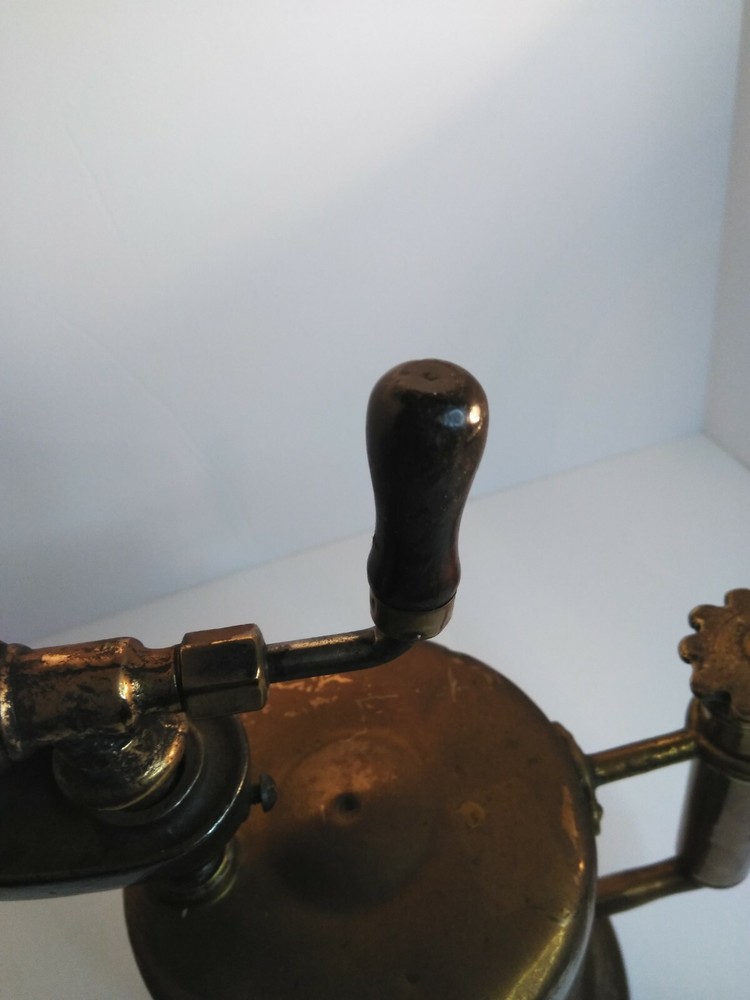 Solid Brass GASOLINE BLOW TORCH w/built-in Pump (COLLECTOR / DISPLAY UNIT )