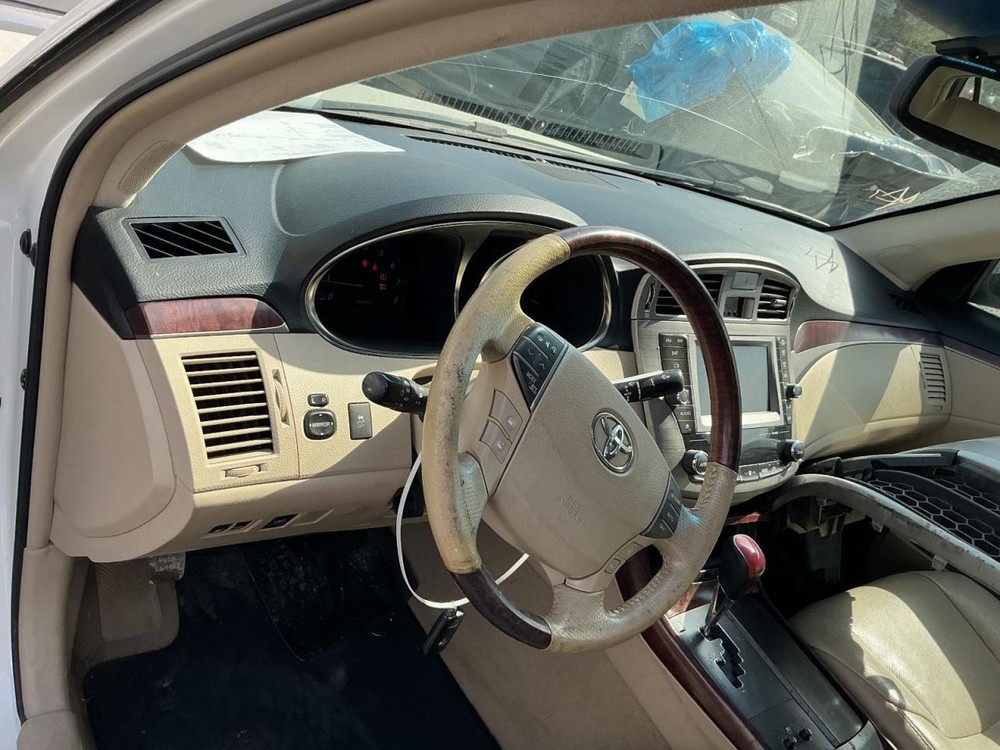 AVALON 2011 Glove Box 5021925